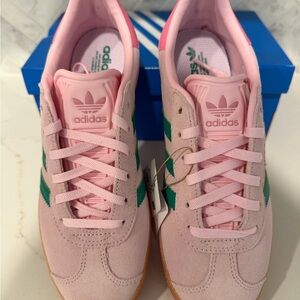 adidas Women's Pink Suede Sneakers with Green Stripes 4Y 5W